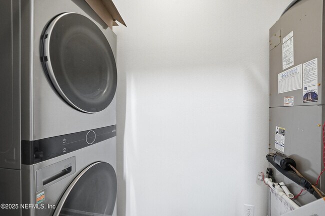 Building Photo - 6081 Maggies Cir