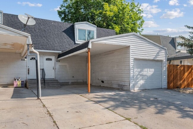 Building Photo - 509 Mansfield Ave S