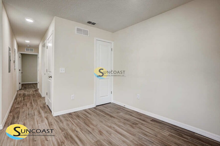 Building Photo - 11479 Oakfield Ct