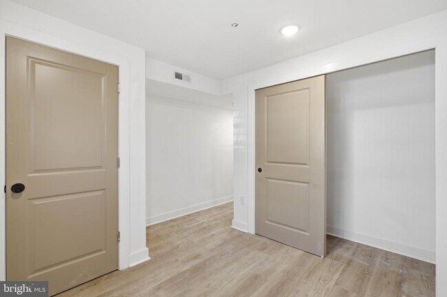 Building Photo - 669 N 39th St