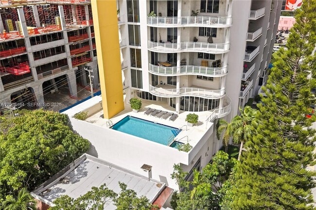 Building Photo - 444 NE 30th St