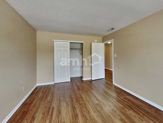 Building Photo - 10127 Cumberland Pointe Blvd