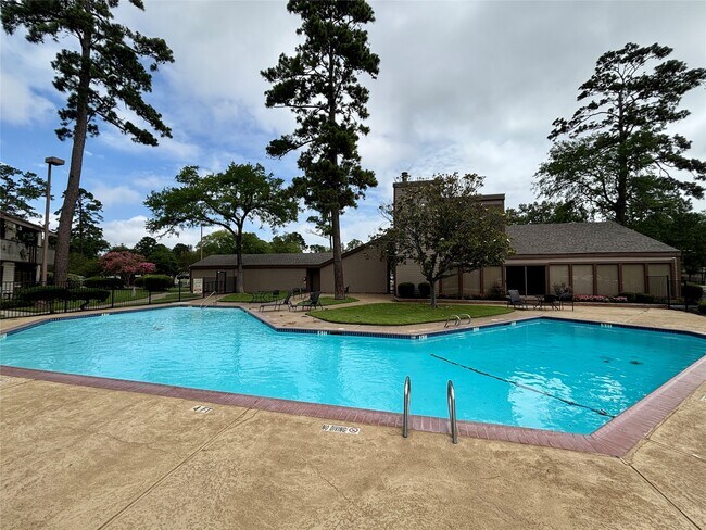 Building Photo - 12900 Walden Rd
