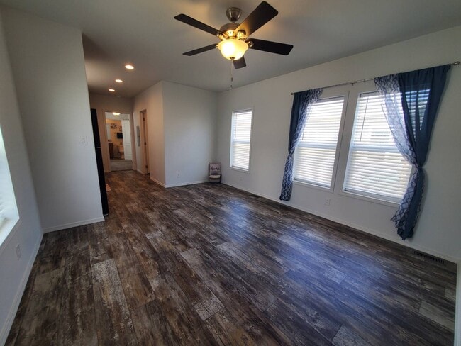 Building Photo - 4100 N Romero Rd