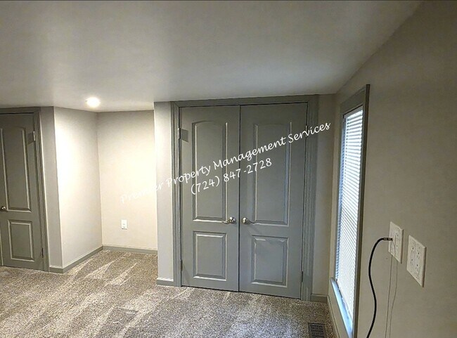 Building Photo - 1119 Riverside Dr