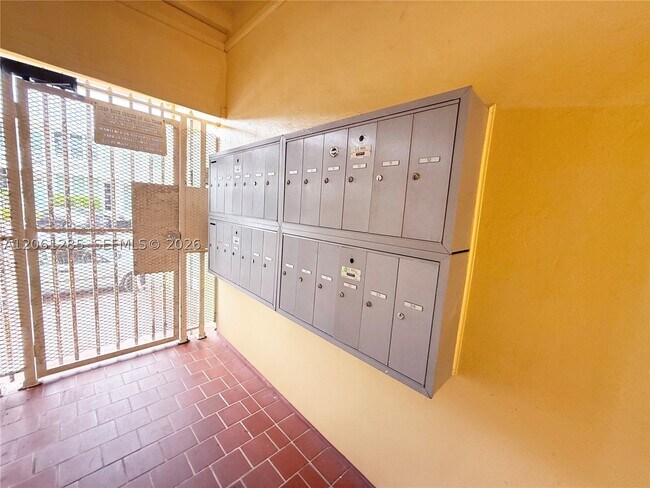 Building Photo - 7400 Harding Ave