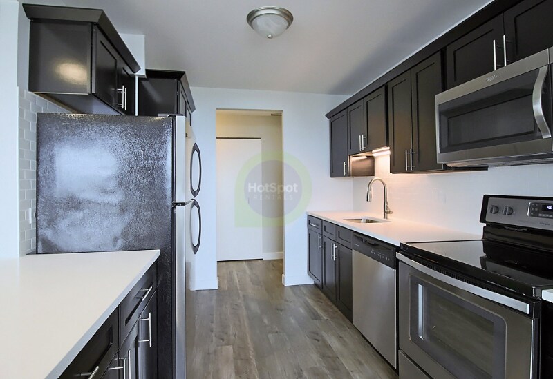 Building Photo - 85 E 11th St