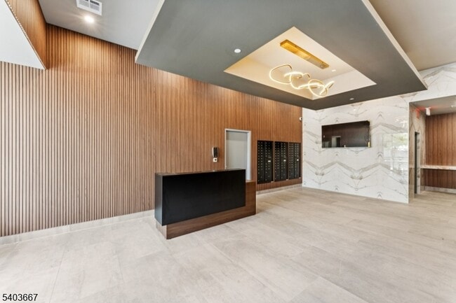 Building Photo - 140 W Webster Ave