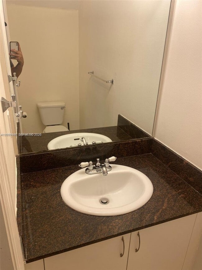 Building Photo - 2167 Madeira Dr