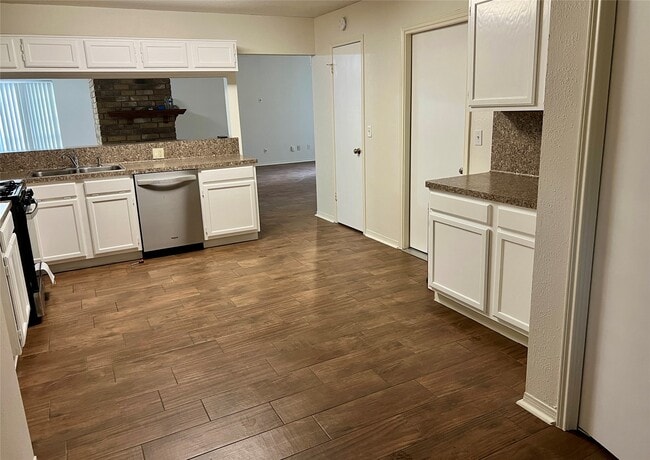 Building Photo - 2709 Hot Springs Dr