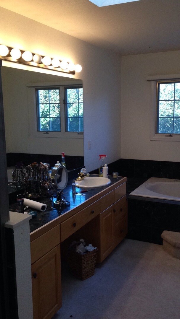 Building Photo - Beautiful 2 story custom home in Stoneridge