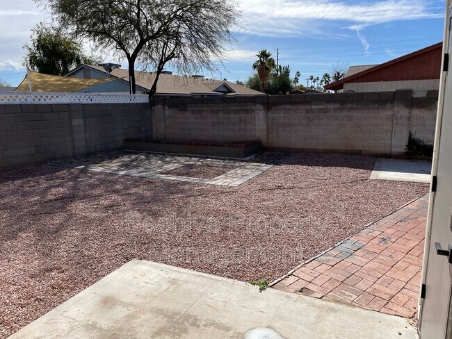 Building Photo - 4809 E Camino Cir