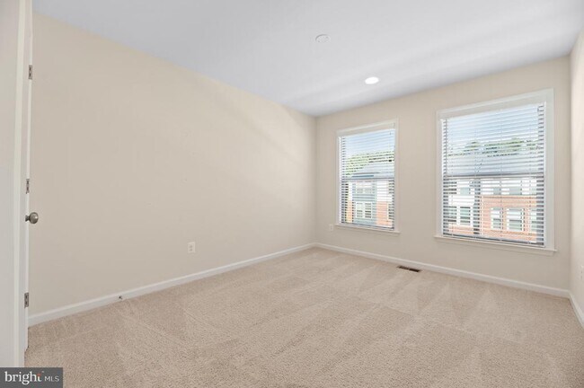 Building Photo - 42409 S Dogwood St