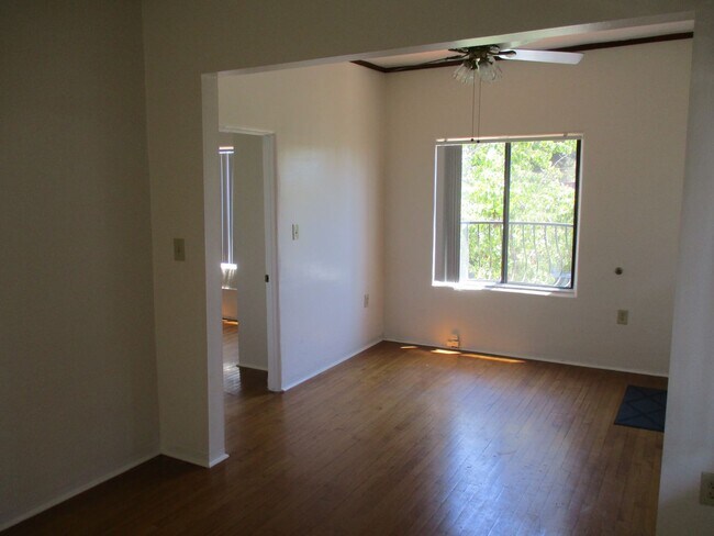 Building Photo - Kensington: 1 Bedroom 1 Bath