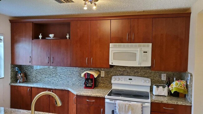Building Photo - 14629 Canalview Dr