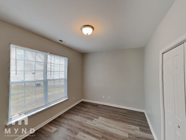 Building Photo - 15819 Herring Gull Way