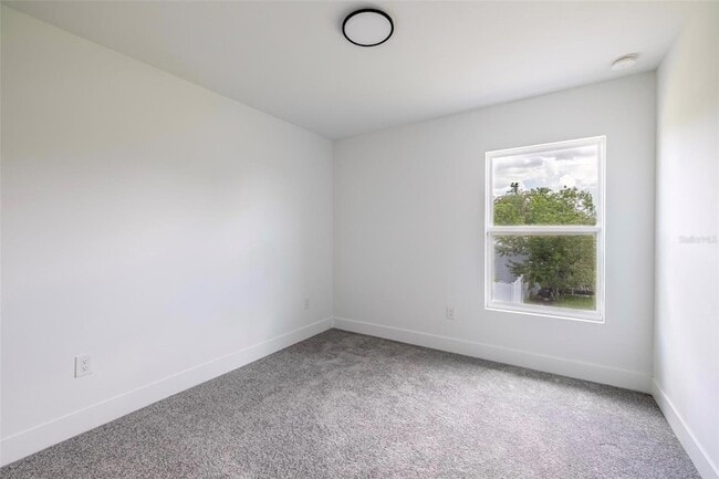 Building Photo - 2025 Barroso St
