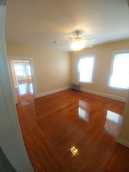 Building Photo - 97 Barrows St