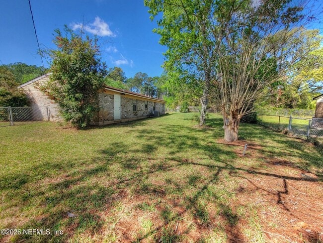 Building Photo - 10881 Key Coral Dr