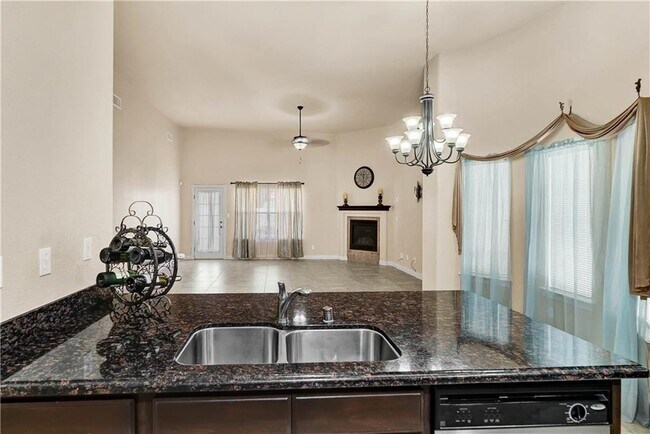 Building Photo - Sandstone Ranch Estates El Paso 3 Bed Refrig A/C!