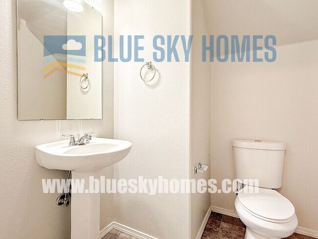 Building Photo - 4916 W McNealy St