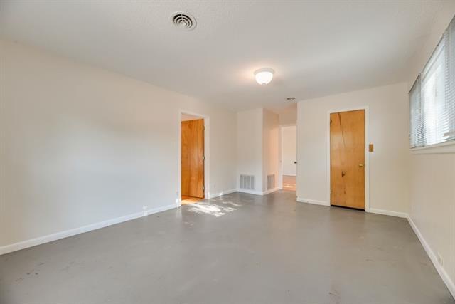 Building Photo - 2217 Glenwood Ln