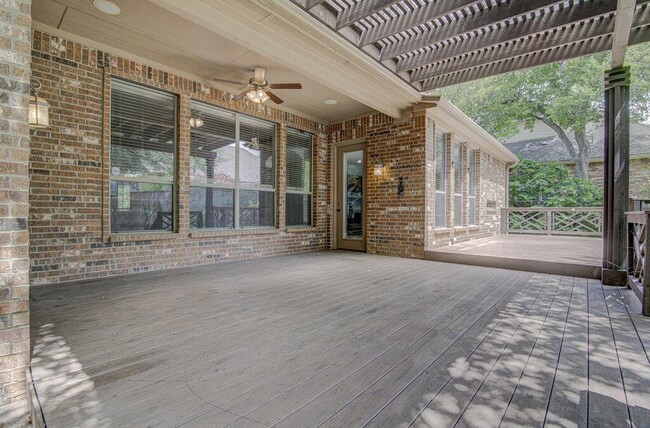 Building Photo - 1425 River Forest Dr