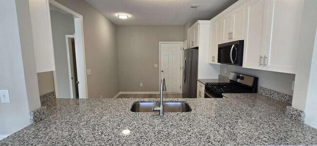 Building Photo - 3611 Gainesway Trace