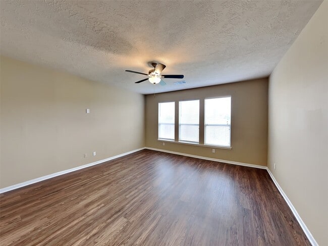 Building Photo - 19002 Bressingham Dr