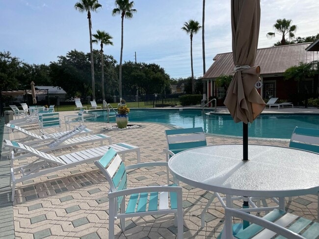 Building Photo - AVAILABLE ON JULY 1ST. BEAUTIFUL 1/1 CONDO...