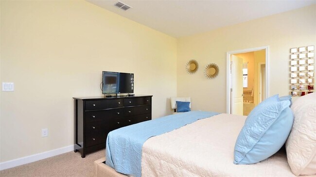 Building Photo - 1424 Rolling Fairway Dr