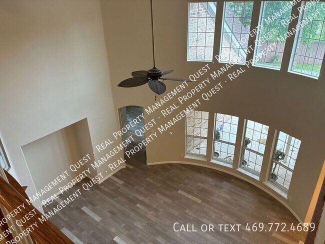 Building Photo - 3731 Edgewood Ct