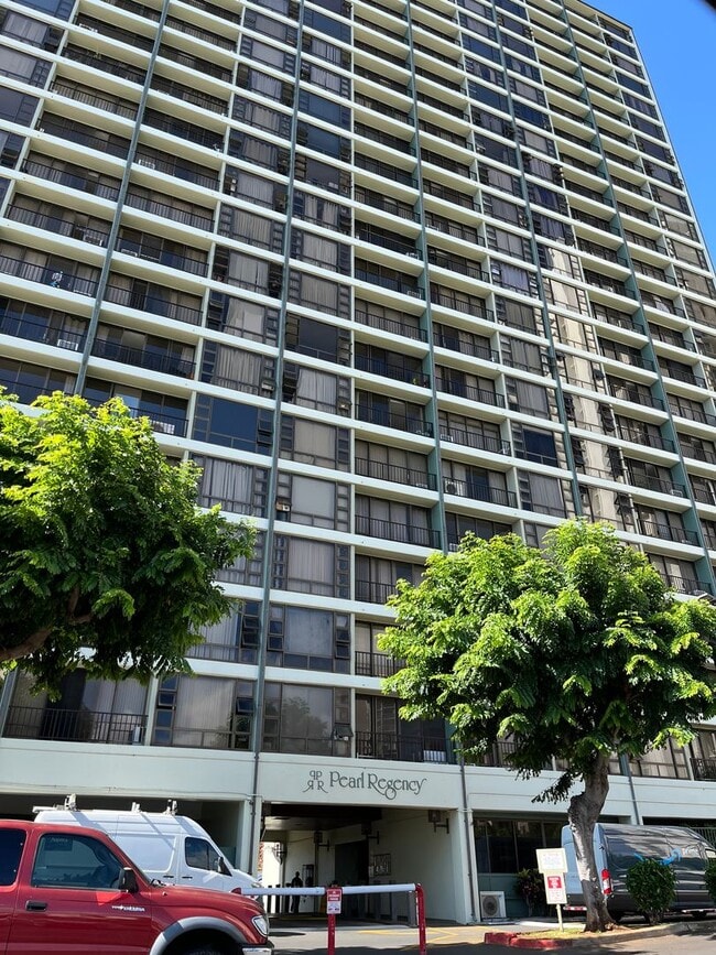 Primary Photo - Pearl Regency 1 bedroom, 1 bath condo, wit...