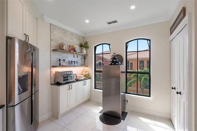 Building Photo - 2741 Via Cipriani