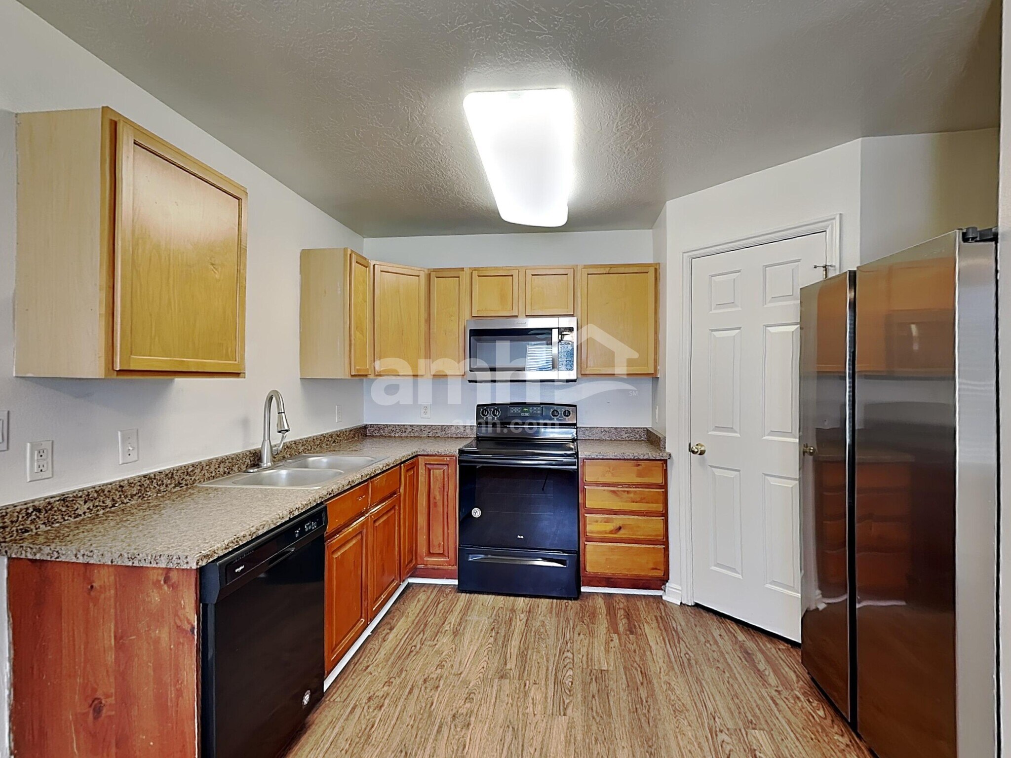 Building Photo - 385 Pommel Dr
