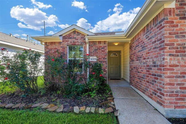 Building Photo - 18319 Austin Oak Ln