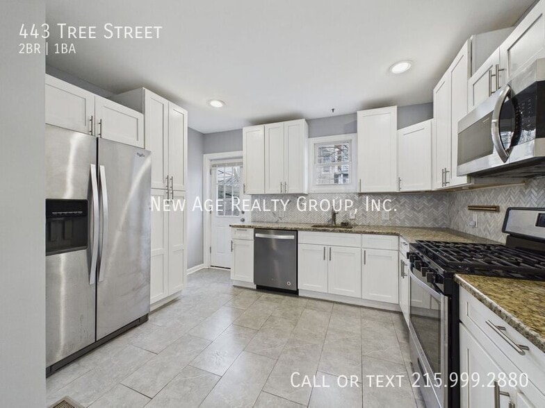 Building Photo - 443 Tree St