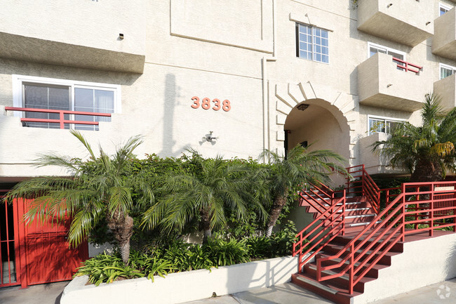 Entrance - MGM Place Luxury Apartments