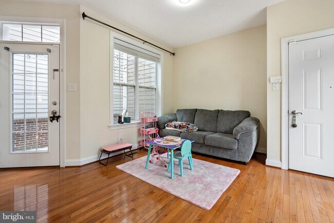 Building Photo - 133 Shilling Ave