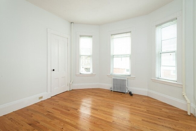 Building Photo - 43 Buttonwood St