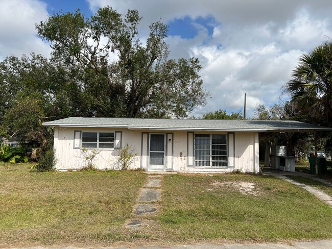 Primary Photo - $1,350 ** Annual Lease ** 2 Bedroom / 1 Ba...