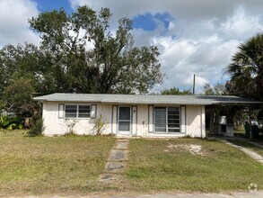 Building Photo - $1,650 ** Annual Lease ** 2 Bedroom / 1 Ba...