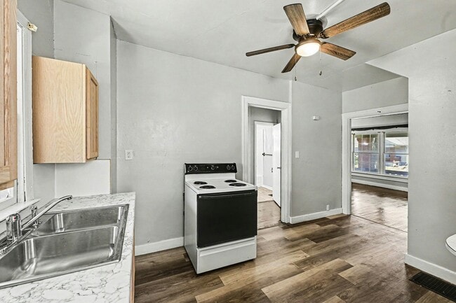 Building Photo - 427 Kolping Ave