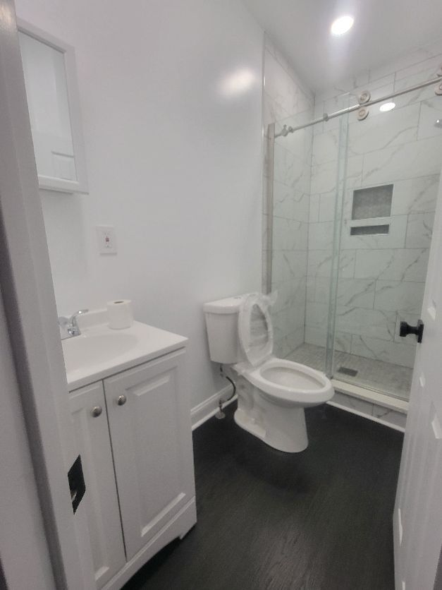 Building Photo - 1649 Dyre St