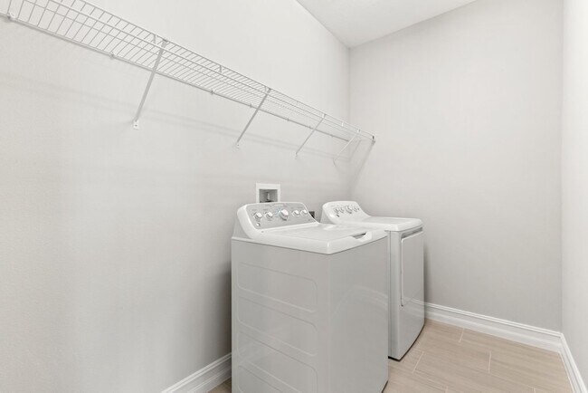 Building Photo - "Charming 3-Bedroom Rental in estancia the Center of Wesley chapel.