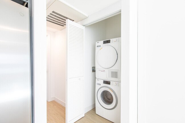 Interior Photo - 6133 Eleanor Ave