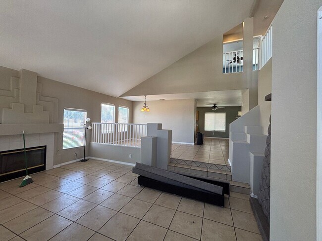 Building Photo - Beautiful 3-Bedroom, 2.5-Bath Home with Spacious Loft & Private Spa Backyard