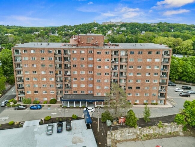 Building Photo - 230 Willard St