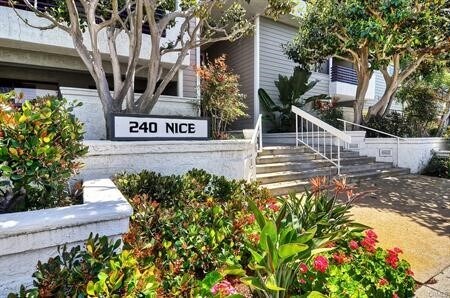 Building Photo - 240 Nice Ln