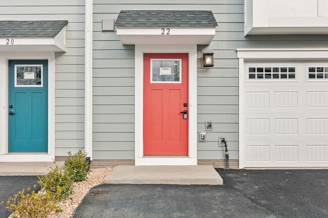 Building Photo - 22 Iron Horse Ln